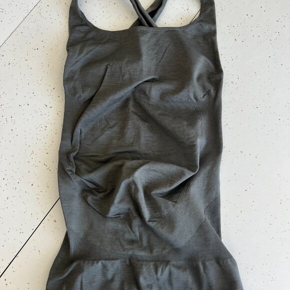 BLANQI Maternity Support Crossback Tank - Picture 4 of 6
